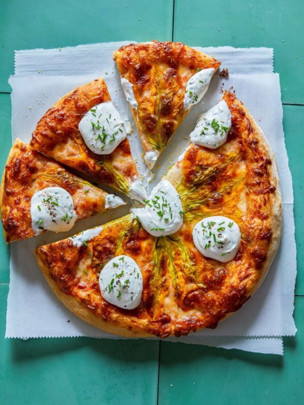 Kabak Çiçekli Pizza ve Keçi Peyniri Sosu Mis Pasta